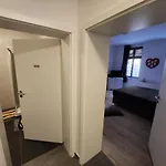 Md- City, Chic, Erdgeschoss, Bestpreis- Leistung, Wir Bieten 1 Dreibettzimmer, Dz Bis 5 Personen , Küche, Bad Magdeburg
