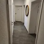 Md- City, Chic, Erdgeschoss, Bestpreis- Leistung, Wir Bieten 1 Dreibettzimmer, Dz Bis 5 Personen , Küche, Bad Apartment