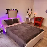 Md- Bukau, Fewo, City, Chic, Erdgeschoss, Bestpreis- Leistung, Fuer 1-5 Personen, 1 Dreibettzimmer, 1 Doppelzimmer 79 Qm , Kueche, Bad Lejlighed