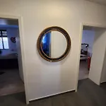 Apartment Md- City, Chic, Erdgeschoss, Bestpreis- Leistung, Wir Bieten 1 Dreibettzimmer, Dz Bis 5 Personen , Küche, Bad *