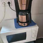 Md- City, Chic, Erdgeschoss, Bestpreis- Leistung, Wir Bieten 1 Dreibettzimmer, Dz Bis 5 Personen , Küche, Bad Apartment *