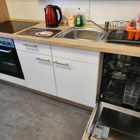 Md- Bukau, City, Chic, Erdgeschoss, Bestpreis- Leistung, Fuer 1-5 Personen, 1 Dreibettzimmer, 1 Doppelzimmer 79 Qm , Kueche, Bad *