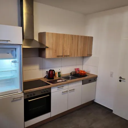 Appartement Md- Bukau, City, Chic, Erdgeschoss, Bestpreis- Leistung, Fuer 1-5 Personen, 1 Dreibettzimmer, 1 Doppelzimmer 79 Qm , Kueche, Bad Magdebourg