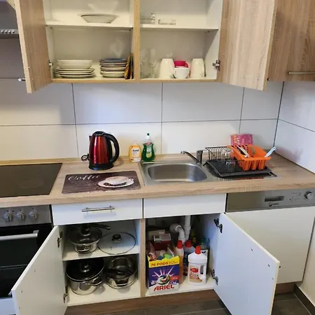 Md- Bukau, Fewo, City, Chic, Erdgeschoss, Bestpreis- Leistung, Fuer 1-5 Personen, 1 Dreibettzimmer, 1 Doppelzimmer 79 Qm , Kueche, Bad Apartament