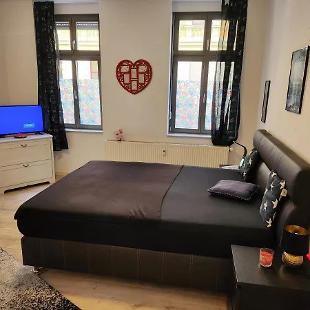 Md- Bukau, City, Chic, Erdgeschoss, Bestpreis- Leistung, Fuer 1-5 Personen, 1 Dreibettzimmer, 1 Doppelzimmer 79 Qm , Kueche, Bad Appartement