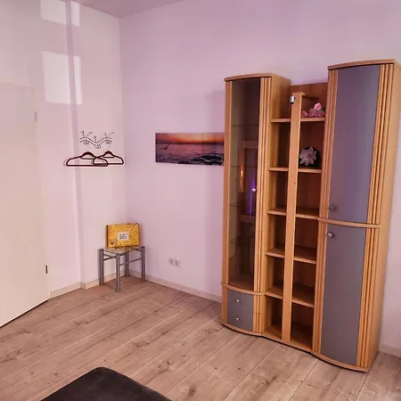 Apartment Md- Bukau, Fewo, City, Chic, Erdgeschoss, Bestpreis- Leistung, Fuer 1-5 Personen, 1 Dreibettzimmer, 1 Doppelzimmer 79 Qm , Kueche, Bad Magdeburg