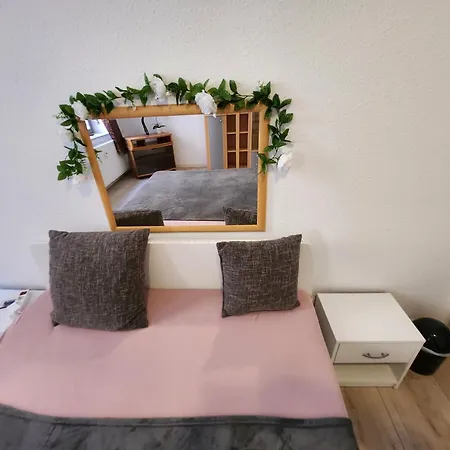 Appartement Md- Bukau, City, Chic, Erdgeschoss, Bestpreis- Leistung, Fuer 1-5 Personen, 1 Dreibettzimmer, 1 Doppelzimmer 79 Qm , Kueche, Bad Magdebourg