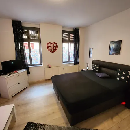 Md- Bukau, Fewo, City, Chic, Erdgeschoss, Bestpreis- Leistung, Fuer 1-5 Personen, 1 Dreibettzimmer, 1 Doppelzimmer 79 Qm , Kueche, Bad ماغديبورغ