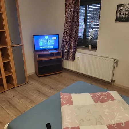 Md- Bukau, Fewo, City, Chic, Erdgeschoss, Bestpreis- Leistung, Fuer 1-5 Personen, 1 Dreibettzimmer, 1 Doppelzimmer 79 Qm , Kueche, Bad *