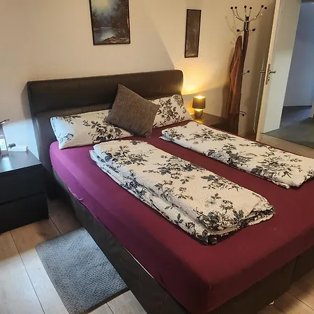 Md- Bukau, Fewo, City, Chic, Erdgeschoss, Bestpreis- Leistung, Fuer 1-5 Personen, 1 Dreibettzimmer, 1 Doppelzimmer 79 Qm , Kueche, Bad * Magdeburg