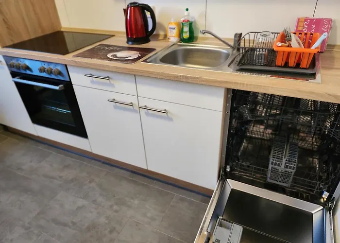 Md- Bukau, Fewo, City, Chic, Erdgeschoss, Bestpreis- Leistung, Fuer 1-5 Personen, 1 Dreibettzimmer, 1 Doppelzimmer 79 Qm , Kueche, Bad *