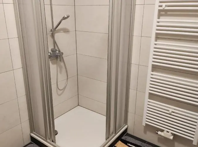 Apartman Md- Bukau, City, Chic, Erdgeschoss, Bestpreis- Leistung, Fuer 1-5 Personen, 1 Dreibettzimmer, 1 Doppelzimmer 79 Qm , Kueche, Bad Magdeburg