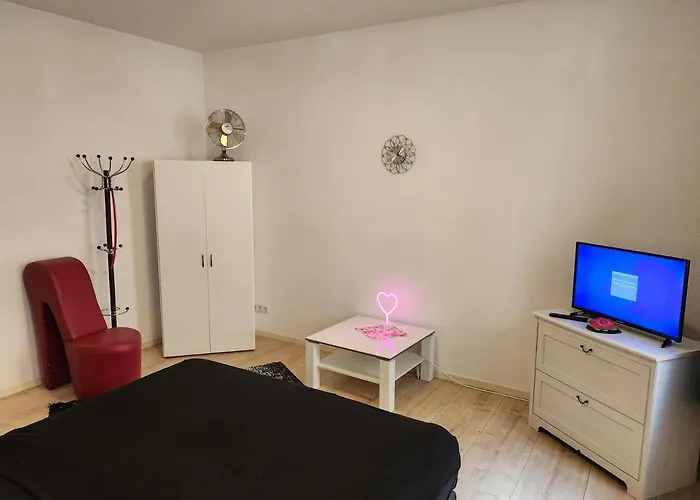 Md- Bukau, Fewo, City, Chic, Erdgeschoss, Bestpreis- Leistung, Fuer 1-5 Personen, 1 Dreibettzimmer, 1 Doppelzimmer 79 Qm , Kueche, Bad * Magdeburg