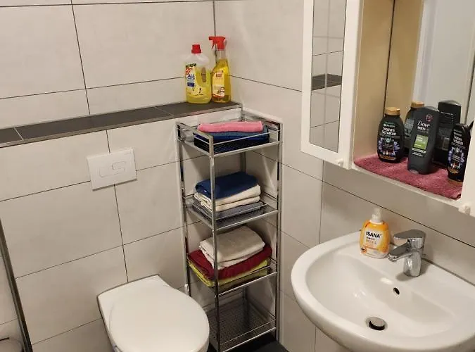 Md- Bukau, Fewo, City, Chic, Erdgeschoss, Bestpreis- Leistung, Fuer 1-5 Personen, 1 Dreibettzimmer, 1 Doppelzimmer 79 Qm , Kueche, Bad