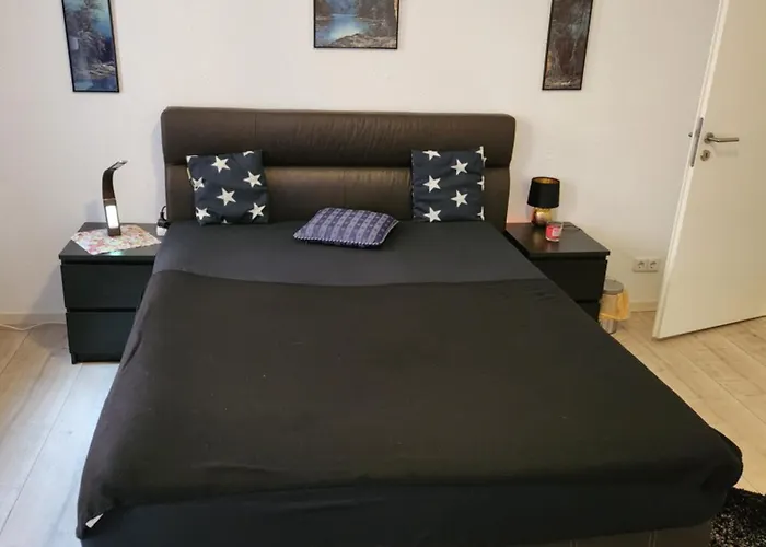 Apartman Md- Bukau, City, Chic, Erdgeschoss, Bestpreis- Leistung, Fuer 1-5 Personen, 1 Dreibettzimmer, 1 Doppelzimmer 79 Qm , Kueche, Bad