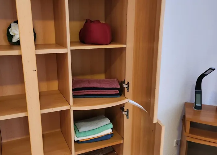 Md- Bukau, Fewo, City, Chic, Erdgeschoss, Bestpreis- Leistung, Fuer 1-5 Personen, 1 Dreibettzimmer, 1 Doppelzimmer 79 Qm , Kueche, Bad Apartament Magdeburg