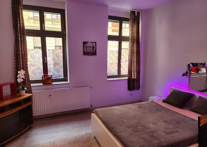 Apartman Md- Bukau, City, Chic, Erdgeschoss, Bestpreis- Leistung, Fuer 1-5 Personen, 1 Dreibettzimmer, 1 Doppelzimmer 79 Qm , Kueche, Bad Magdeburg