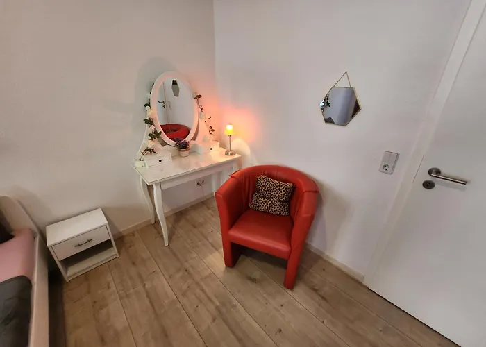 Md- Bukau, City, Chic, Erdgeschoss, Bestpreis- Leistung, Fuer 1-5 Personen, 1 Dreibettzimmer, 1 Doppelzimmer 79 Qm , Kueche, Bad * Magdeburg