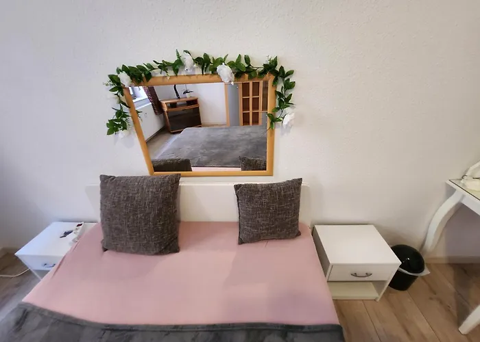 Apartman Md- Bukau, City, Chic, Erdgeschoss, Bestpreis- Leistung, Fuer 1-5 Personen, 1 Dreibettzimmer, 1 Doppelzimmer 79 Qm , Kueche, Bad Magdeburg