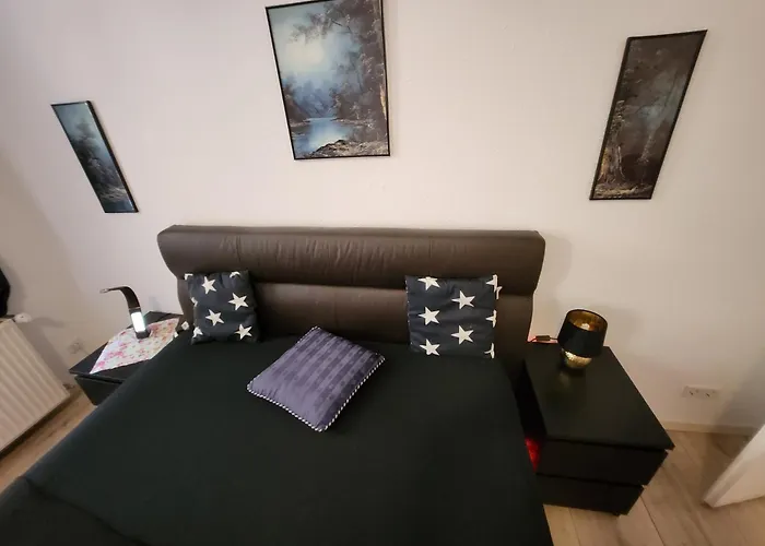 Md- Bukau, Fewo, City, Chic, Erdgeschoss, Bestpreis- Leistung, Fuer 1-5 Personen, 1 Dreibettzimmer, 1 Doppelzimmer 79 Qm , Kueche, Bad Apartament *