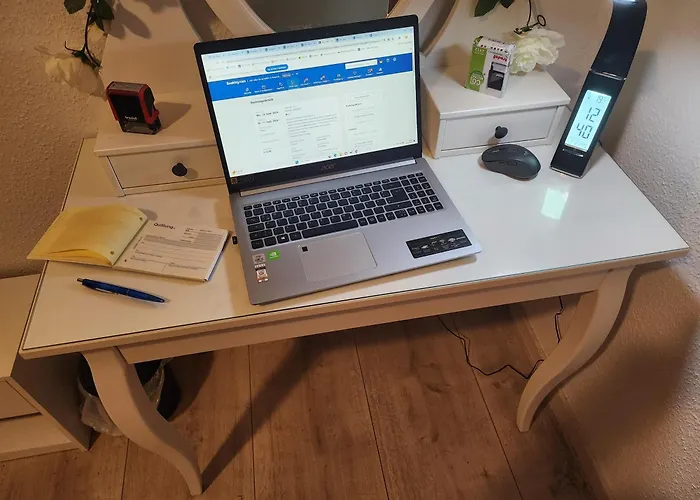 Md- Bukau, Fewo, City, Chic, Erdgeschoss, Bestpreis- Leistung, Fuer 1-5 Personen, 1 Dreibettzimmer, 1 Doppelzimmer 79 Qm , Kueche, Bad 아파트 마그데부르크