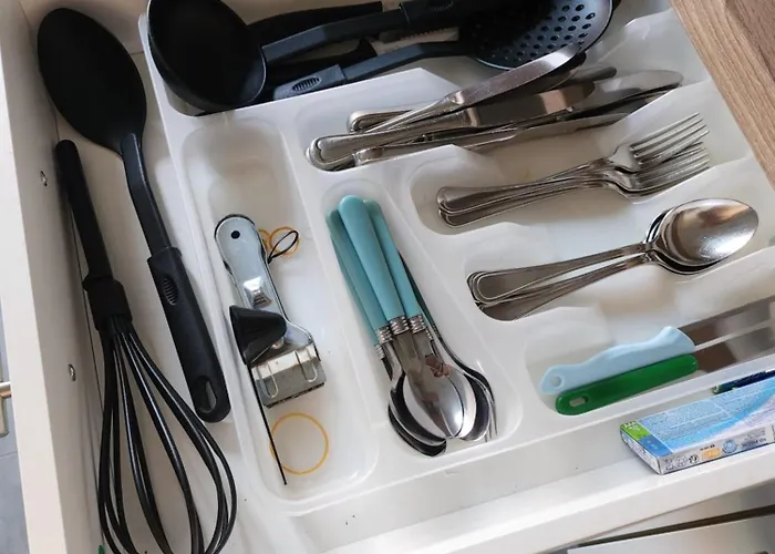 Md- Bukau, Fewo, City, Chic, Erdgeschoss, Bestpreis- Leistung, Fuer 1-5 Personen, 1 Dreibettzimmer, 1 Doppelzimmer 79 Qm , Kueche, Bad *