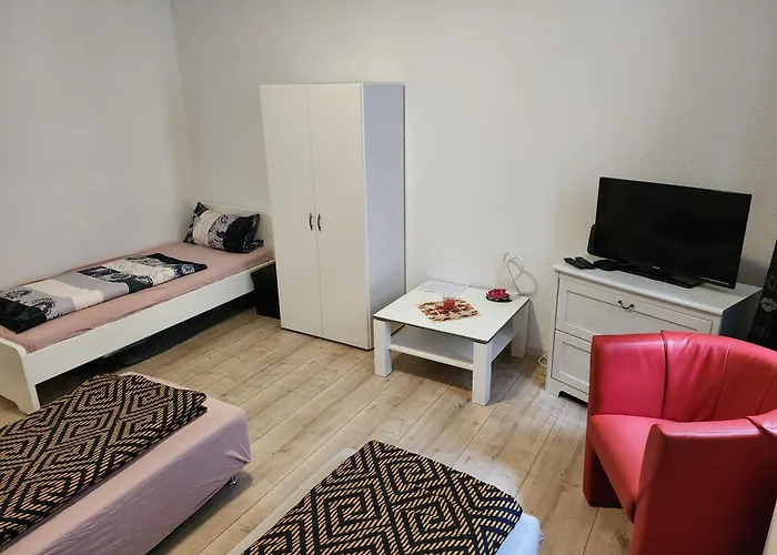 Apartament Md- Bukau, Fewo, City, Chic, Erdgeschoss, Bestpreis- Leistung, Fuer 1-5 Personen, 1 Dreibettzimmer, 1 Doppelzimmer 79 Qm , Kueche, Bad Magdeburg